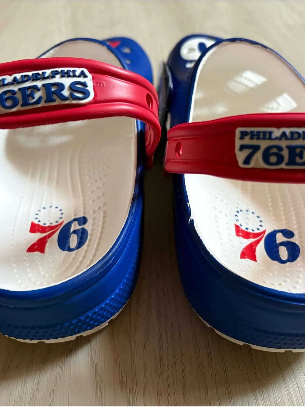 Crocs Classic Clogs NBA Philadelphia 76ers Blue Red Mens Size 10 Womens 12 NWT